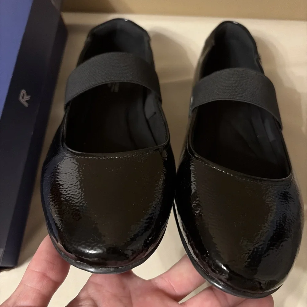 NIB Rockport Aver 9.5 W Wide Mary Jane Flats Black Patent Leather Slip On Shoes